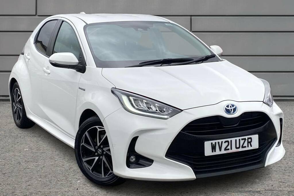 Compare Toyota Yaris 1.5 Hybrid Design Cvt WV21UZR White