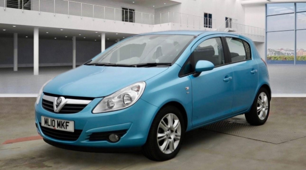 Compare Vauxhall Corsa 1.4I 16V Se ML10MKF Blue
