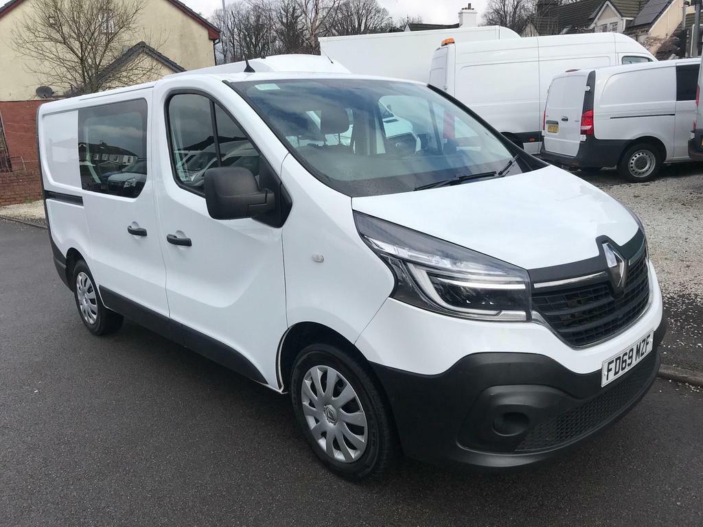 Compare Renault Trafic 2.0 Dci Energy 30 Business Crew Van Euro 6 Ss F869MZF White