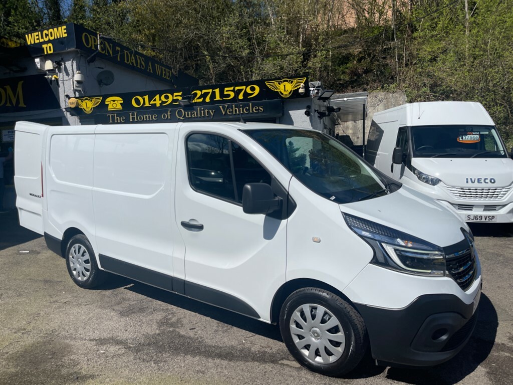 Compare Renault Trafic Sl28 Business Plus Energy Dci New Shape Euro 6 SH70BHK White