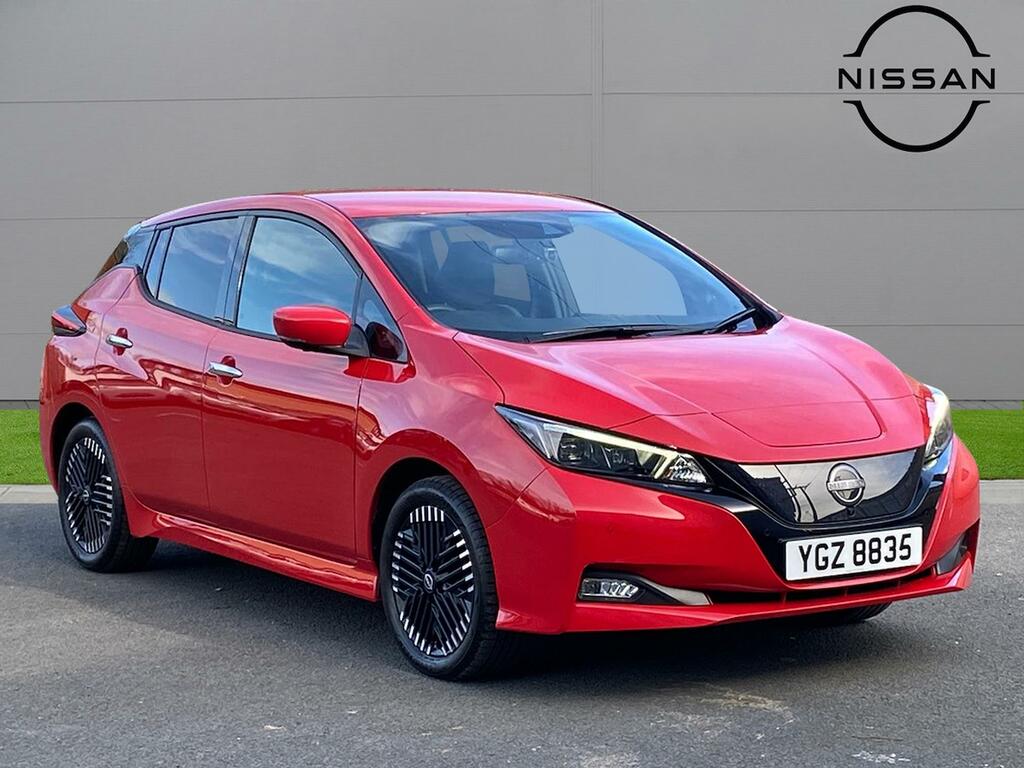 Compare Nissan Leaf 110Kw Tekna 39Kwh YGZ8835 Red