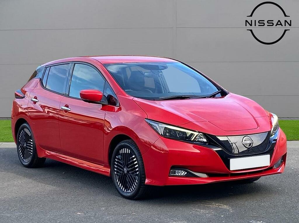 Compare Nissan Leaf 110Kw Tekna 39Kwh CMZ2277 Red