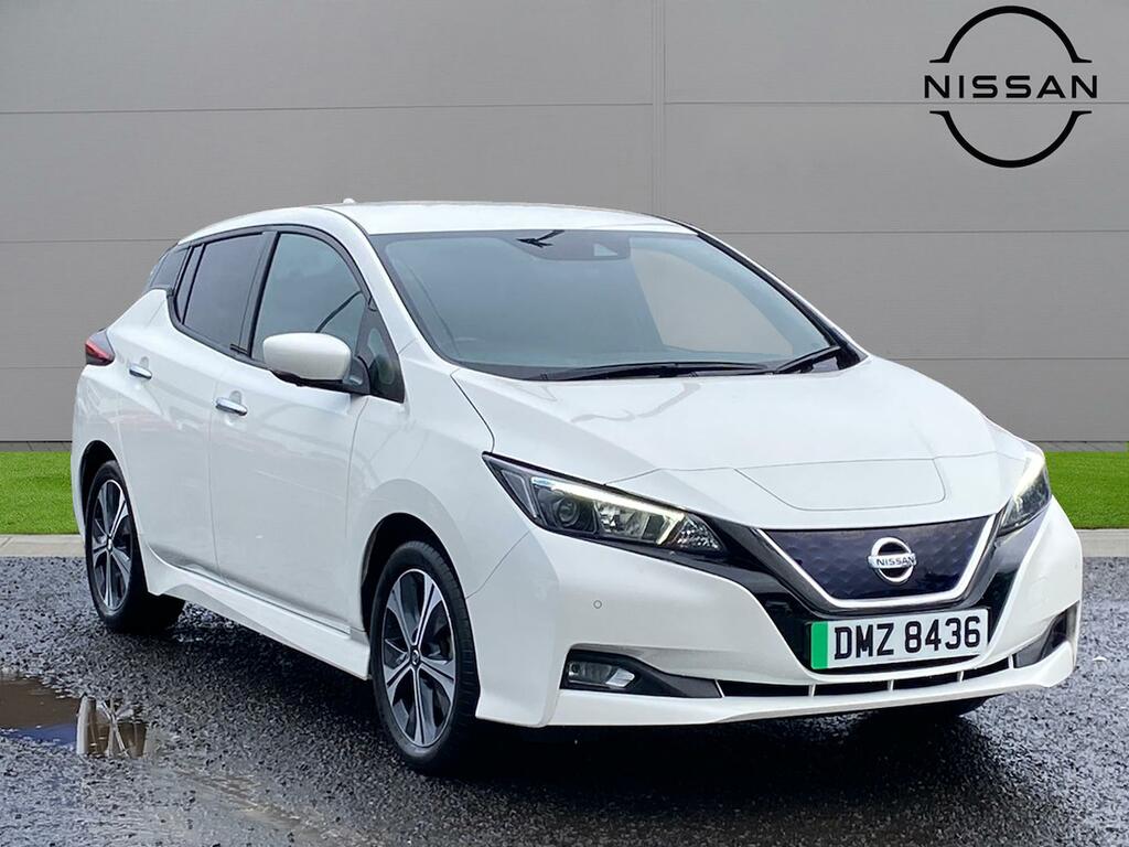 Compare Nissan Leaf 110Kw N-connecta 40Kwh DMZ8436 White