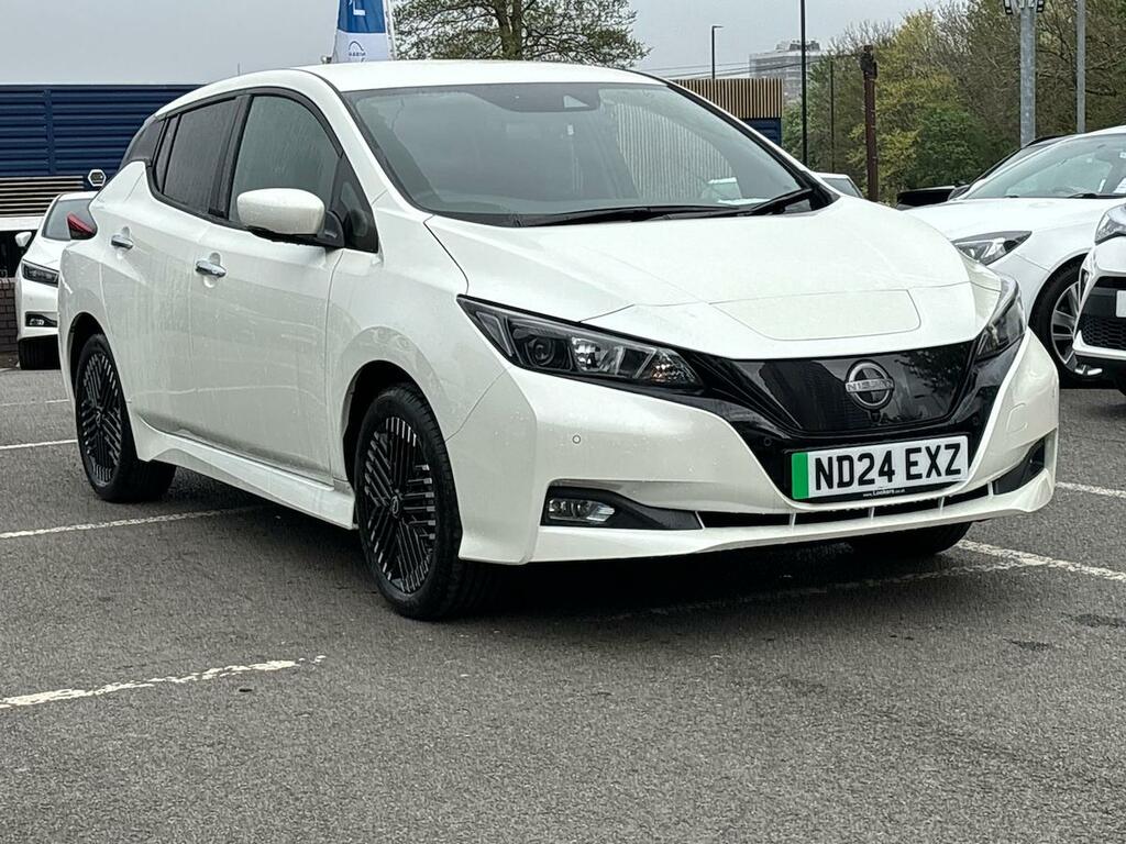 Compare Nissan Leaf 110Kw N-connecta 39Kwh ND24EXZ White