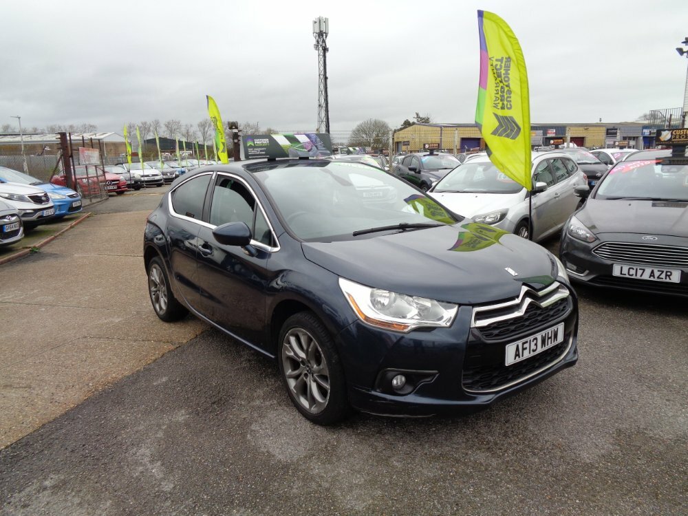 Compare Citroen DS4 2.0 Hdi Dstyle 5-Door AF13WHW Blue