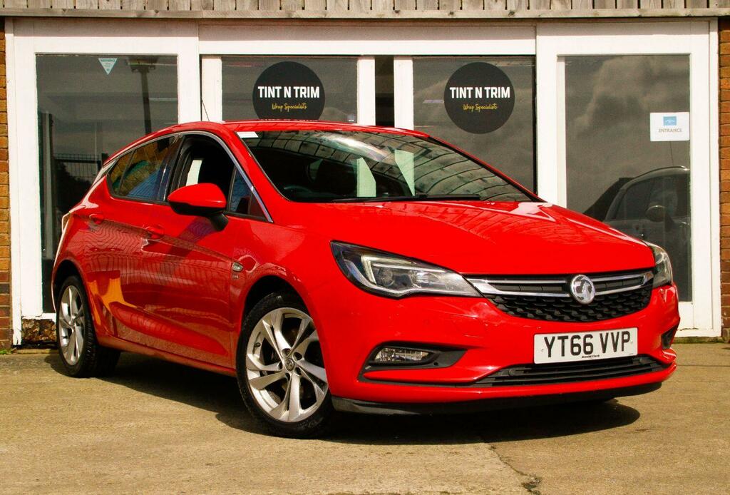 Compare Vauxhall Astra Sri Cdti Ss YT66VVP Red