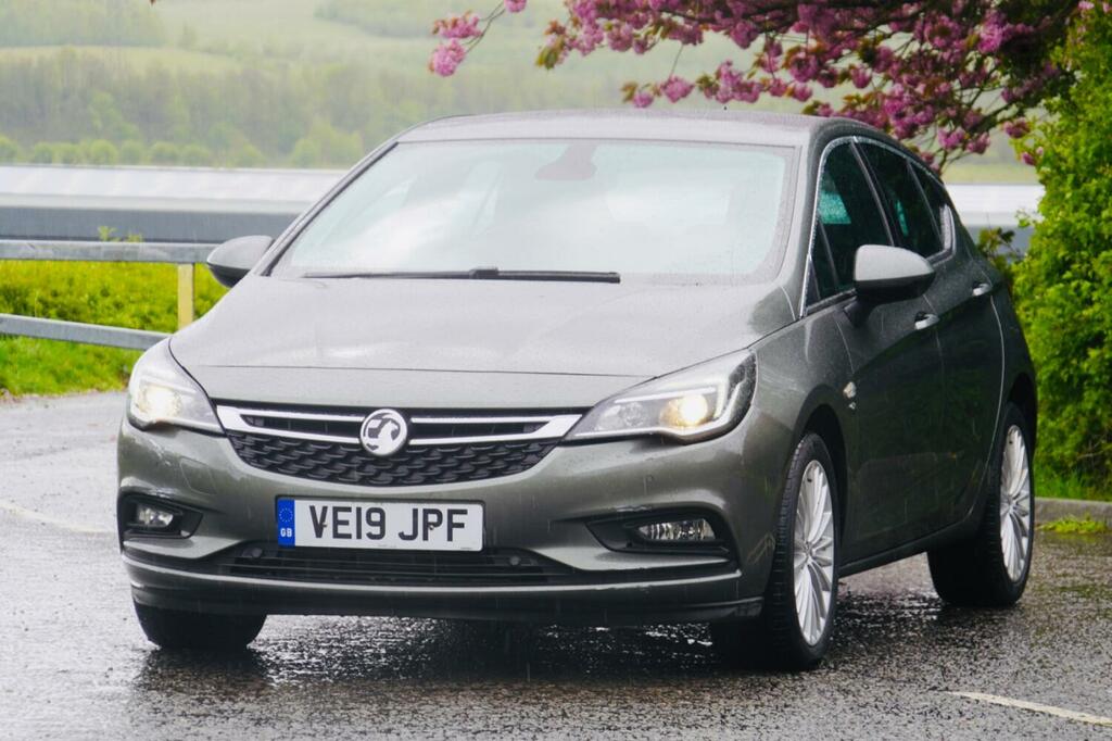 Compare Vauxhall Astra 1.6 Cdti Blueinjection Elite Nav 2019 VE19JPF Grey