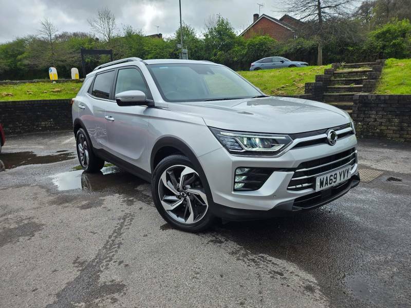Compare SsangYong Korando 1.6 D Ultimate 4X4 WA69YVY Silver