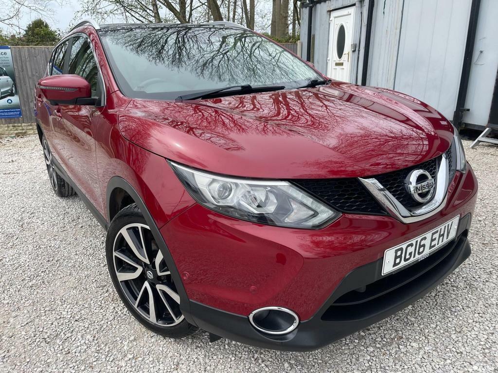 Compare Nissan Qashqai 1.5 Dci Tekna 2Wd Euro 6 Ss BG16EHV Red