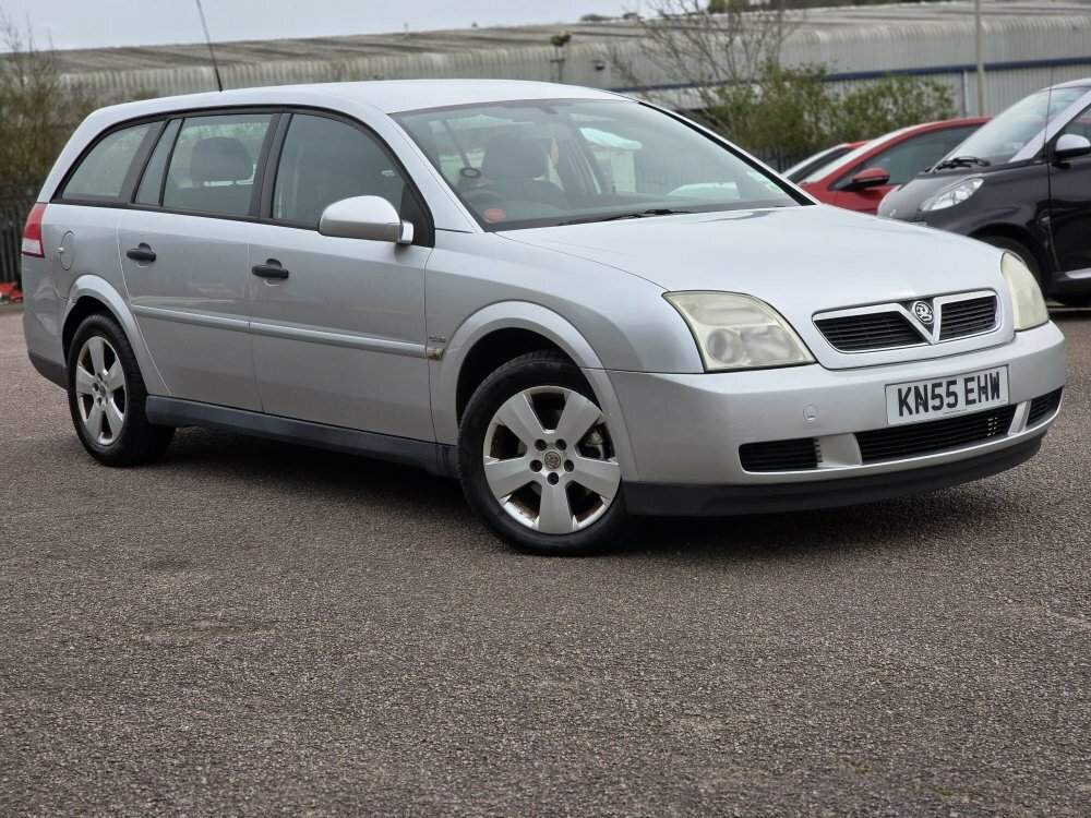 Compare Vauxhall Vectra 1.8I 16V Club KN55EHW Silver