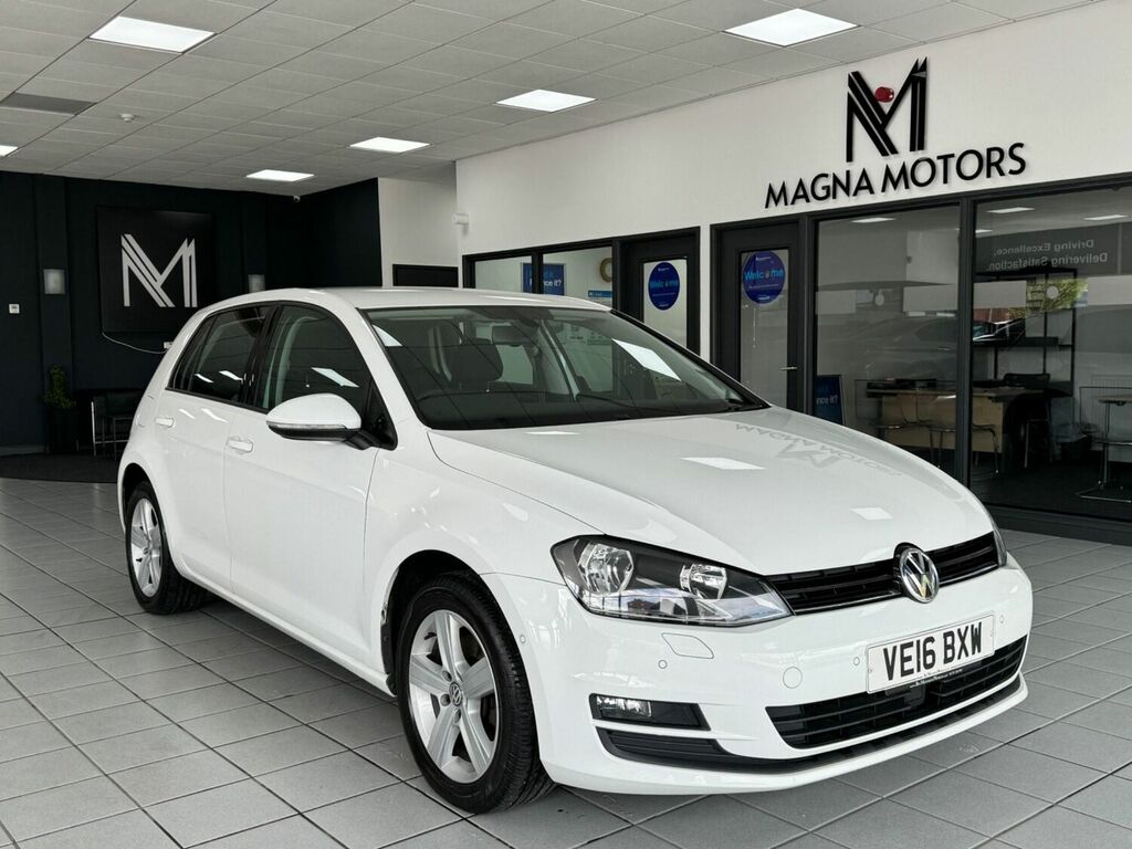 Compare Volkswagen Golf Golf Match Edition Tsi Bluemotion Technology S-a VE16BXW White