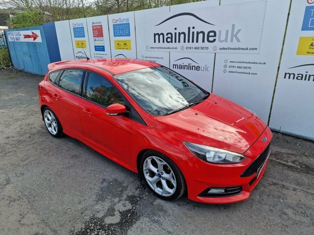 Compare Ford Focus 2.0L St-2 247 Bhp SY15USS Red
