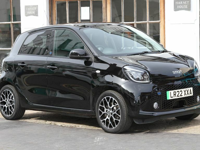 Compare Smart Forfour 60Kw Eq Exclusive 17Kwh 22Kwch LR22XXA Black