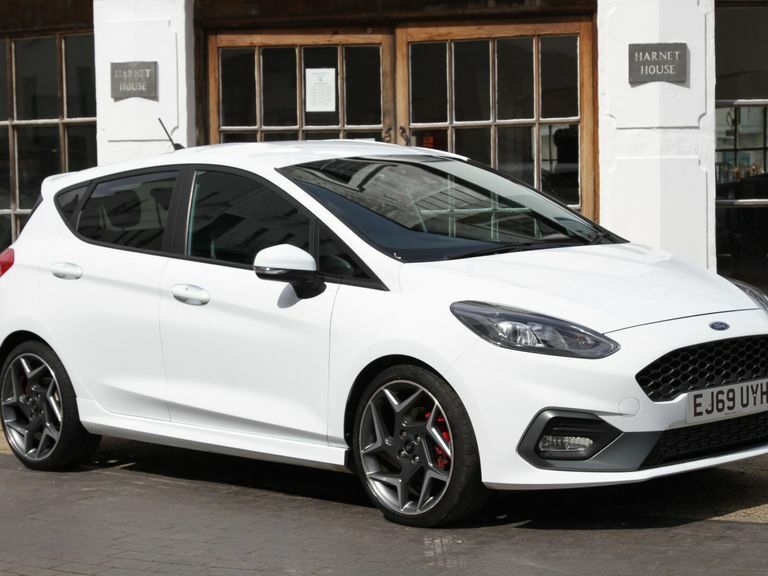 Compare Ford Fiesta 1.5 Ecoboost St-3 EJ69UYH White