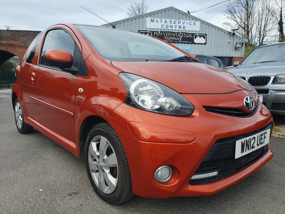 Compare Toyota Aygo Fire 1.0 WN12UEF Red