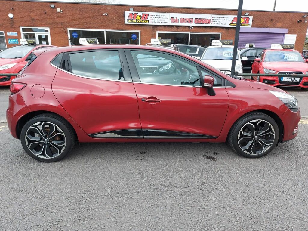 Compare Renault Clio Hatchback MT68CZF Red