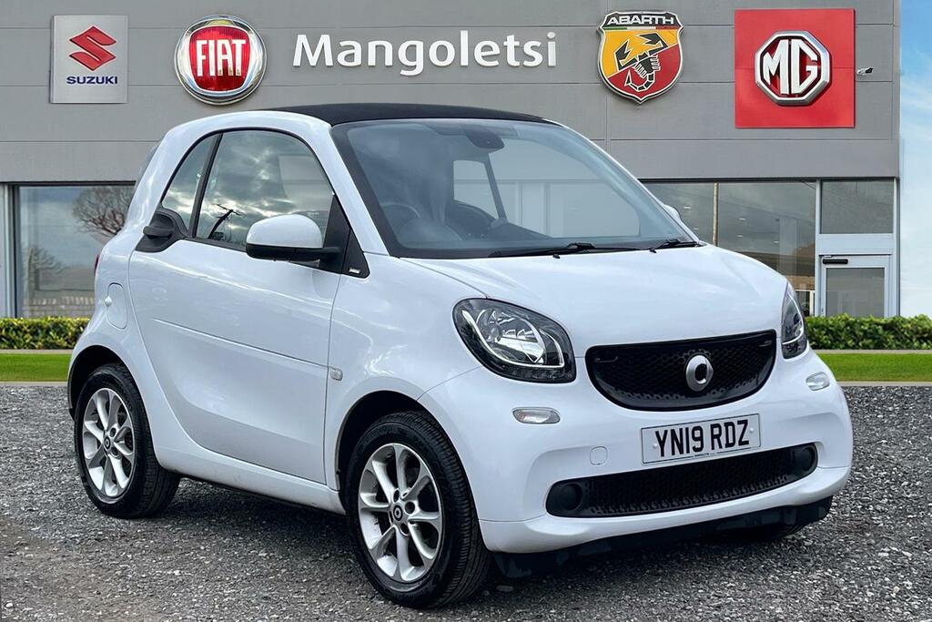 Compare Smart Fortwo Coupe Fortwo Passion YN19RDZ White