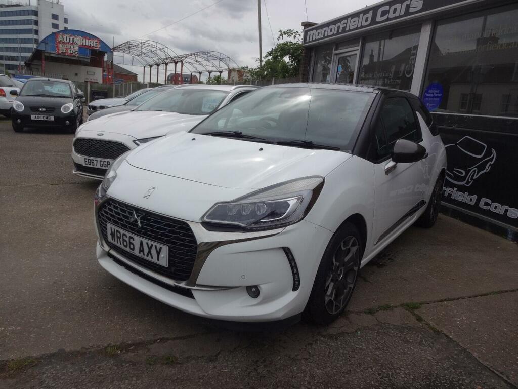 Compare DS DS 3 3 Hatchback WR66AXY White
