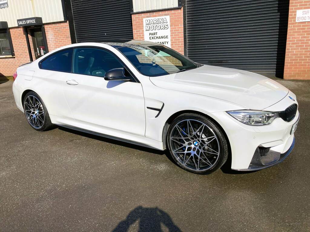 Compare BMW M4 Dct Competition Pack G19RYB White