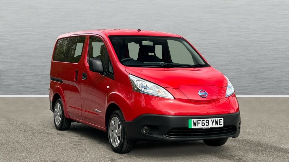 Nissan e-NV200 Nissan 80Kw Acenta 40Kwh 7 Seat Red #1