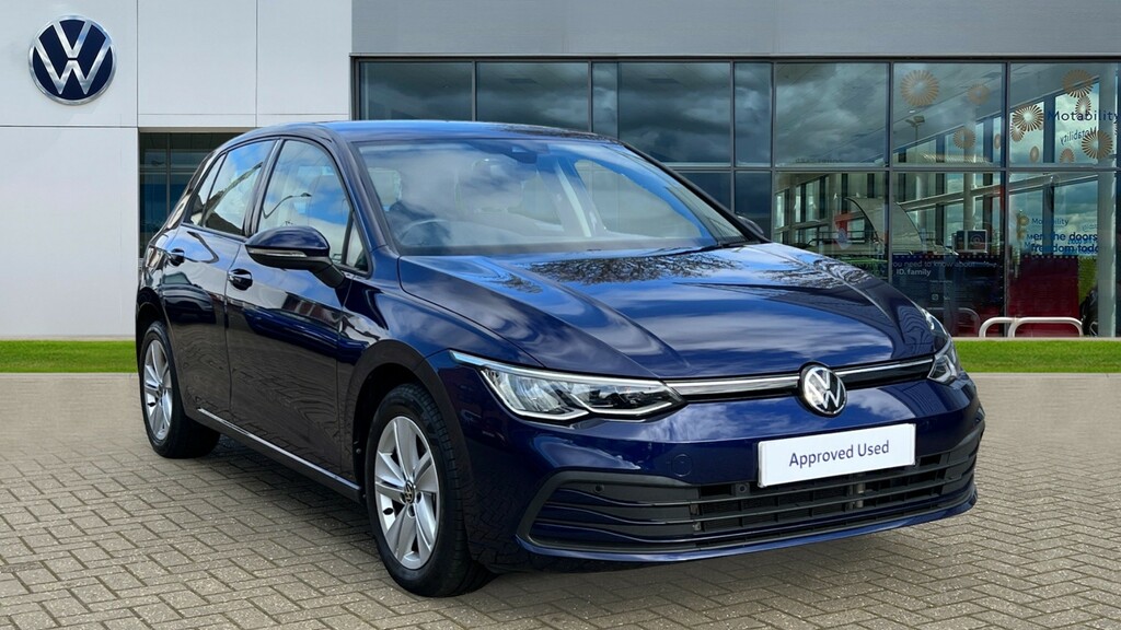 Compare Volkswagen Golf 8 Life 1.5 Tsi 130Ps 6-Speed WN72KUG Blue