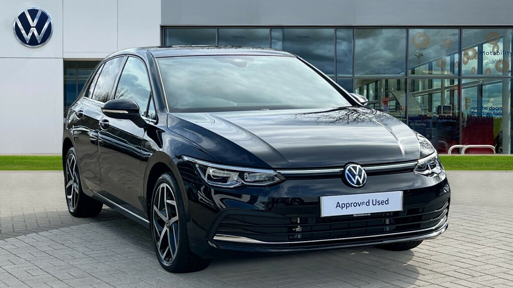Compare Volkswagen Golf 8 Style 1.4 Tsi Ehybrid 204Ps 6-Speed Dsg KV24EUR Black
