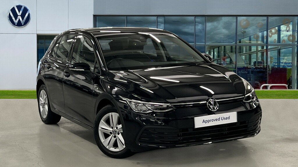 Compare Volkswagen Golf 8 Life 1.5 Tsi 150Ps 6-Speed GD23OMK Black