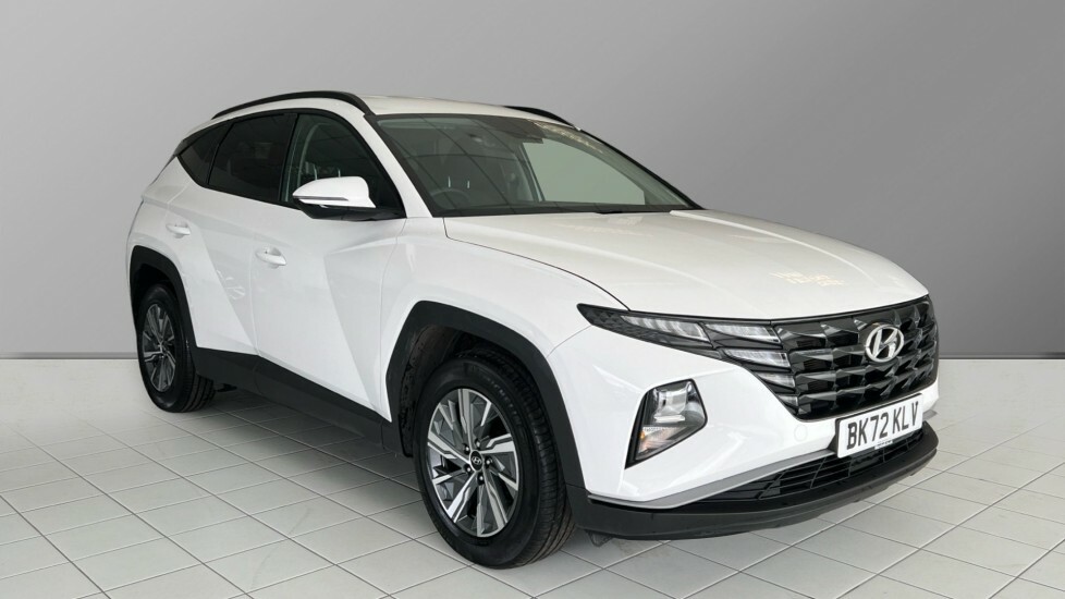 Compare Hyundai Tucson 1.6 T-gdi 150Ps Se Connect BK72KLV White