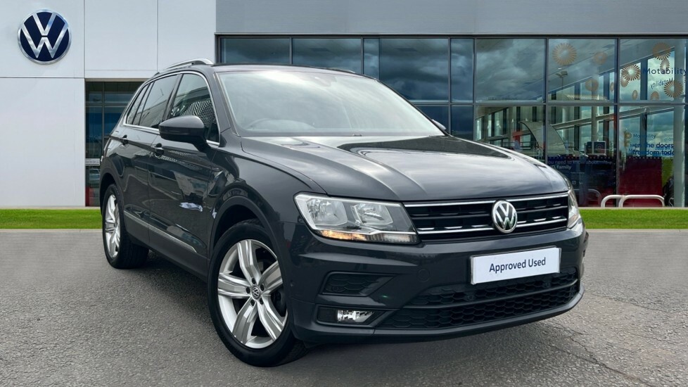Compare Volkswagen Tiguan Match 1.5 Tsi Evo 2Wd 150Ps 6-Speed EY20NVB Grey