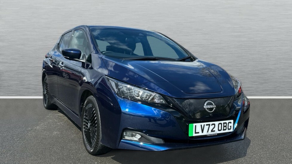 Compare Nissan Leaf Nissan 110Kw N-connecta 39Kwh LV72OBG Blue