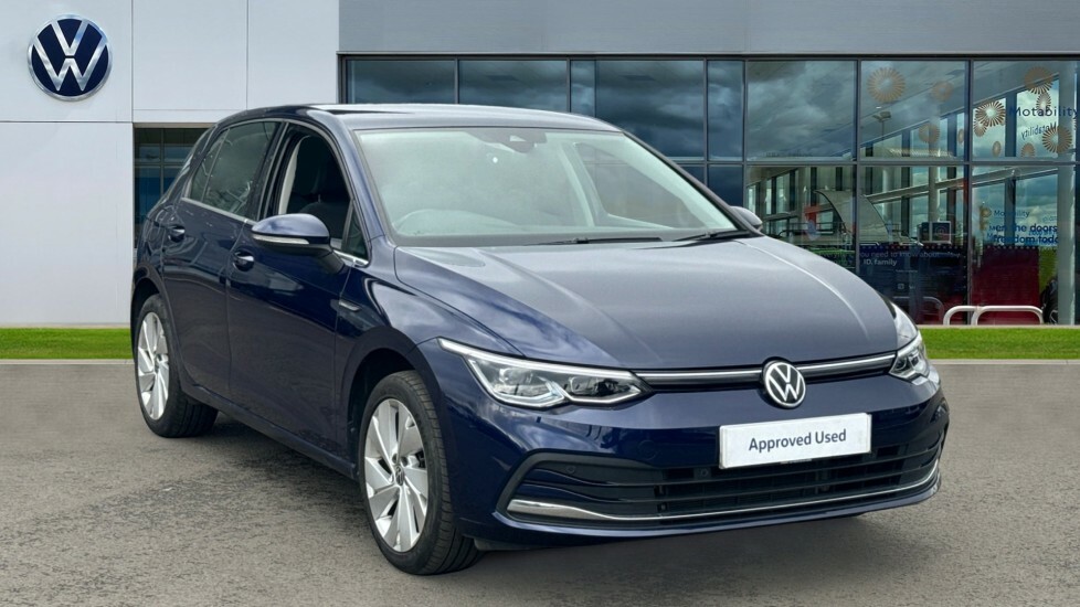 Compare Volkswagen Golf 1.5 Style Tsi 130Ps FT70PXH Blue