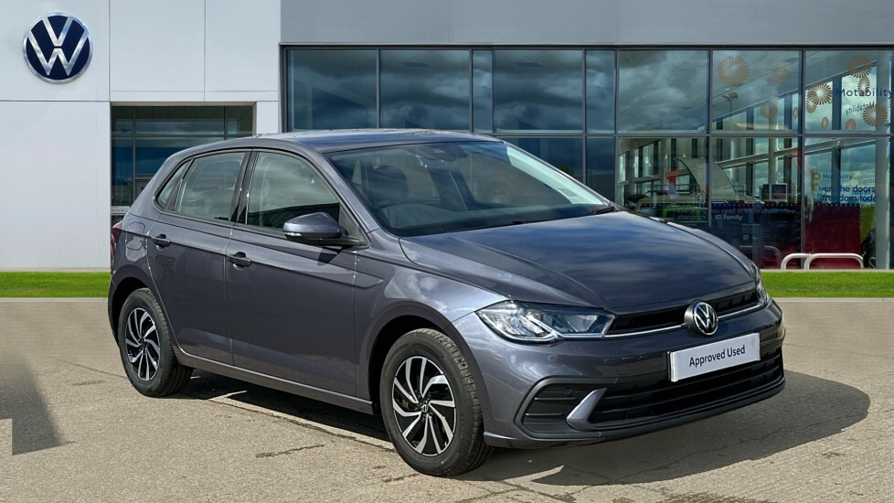 Compare Volkswagen Polo Life 1.0 Tsi 95Ps 5-Speed GL23KZU Grey