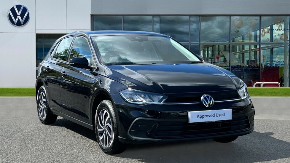 Compare Volkswagen Polo Life 1.0 80Ps 5-Speed LL73KBK Black
