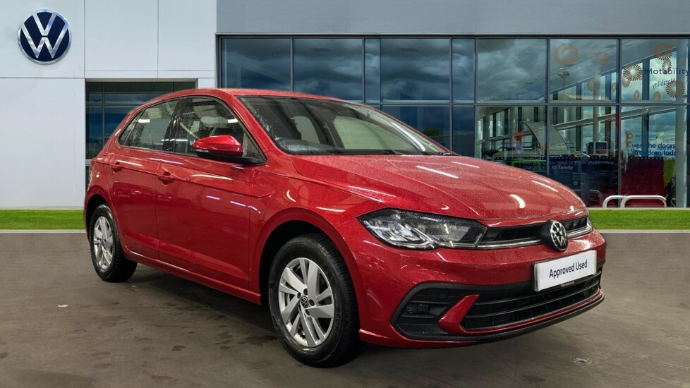 Compare Volkswagen Polo Life 1.0 Tsi 95Ps 5-Speed GY22JFO Red