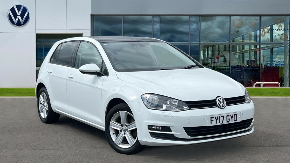 Compare Volkswagen Golf 1.6 Match Edition Tdi 110Ps FY17GYD White