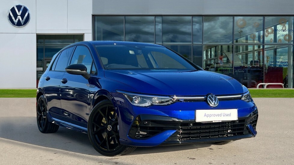 Compare Volkswagen Golf 8 R 20 Years 2.0 Tsi 4Motion 333Ps 7-Speed Dsg 5 D VN73EAY Blue