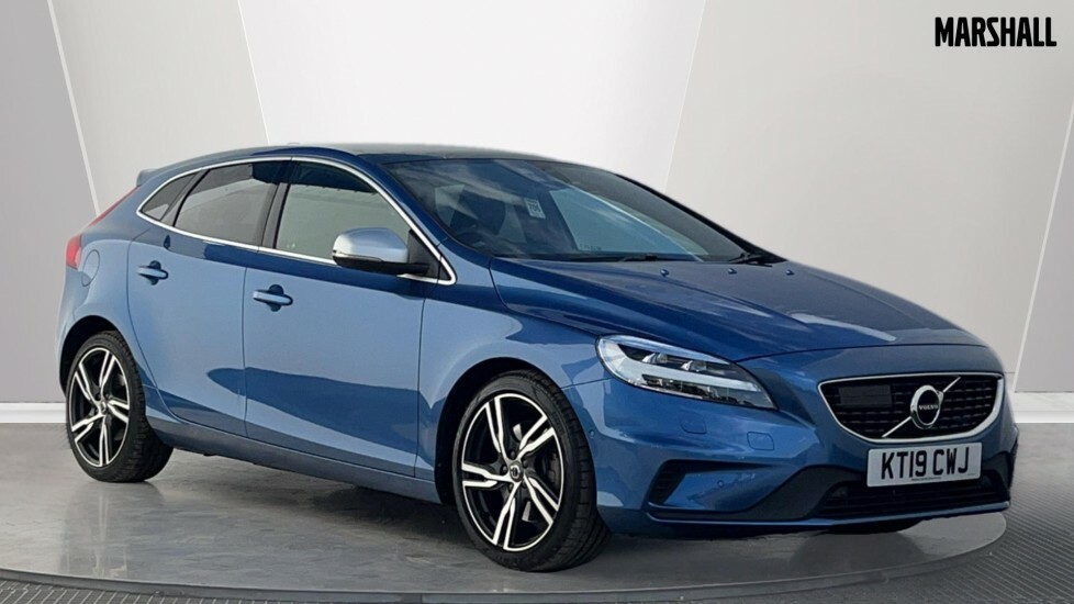 Compare Volvo V40 T3 R-design Edition KT19CWJ Blue