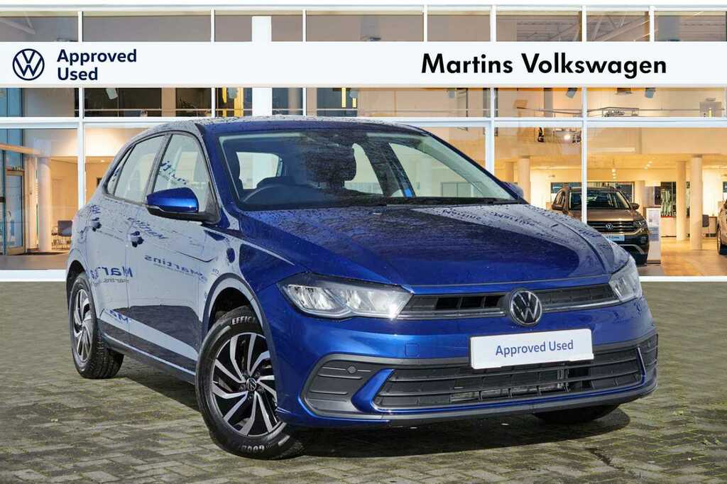 Compare Volkswagen Polo Mk6 Facelift 1.0 80Ps Life RA73UKV Blue