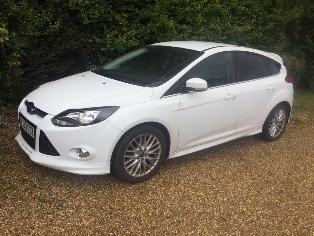 Compare Ford Focus 1.6T Ecoboost Zetec S Euro 5 Ss PX63GSZ White
