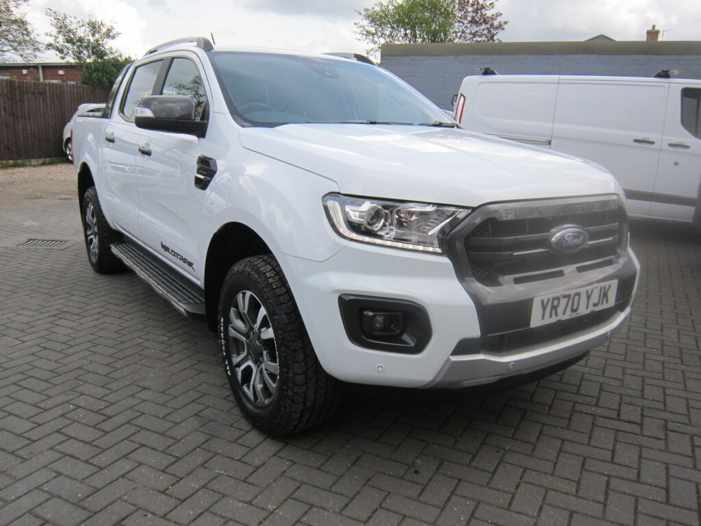 Compare Ford Ranger Pick Up Double Cab Wildtrak 2.0 Ecoblue 213 YR70YJK White