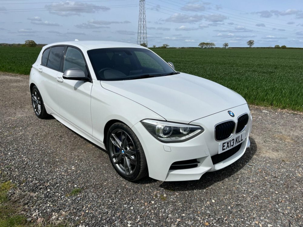 Compare BMW 1 Series 3.0 M135i Euro 5 Ss EX13KLL White