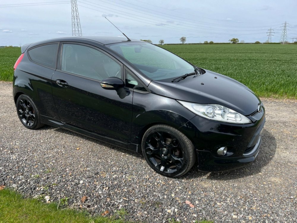 Compare Ford Fiesta 1.6 Metal EY12WHX Black