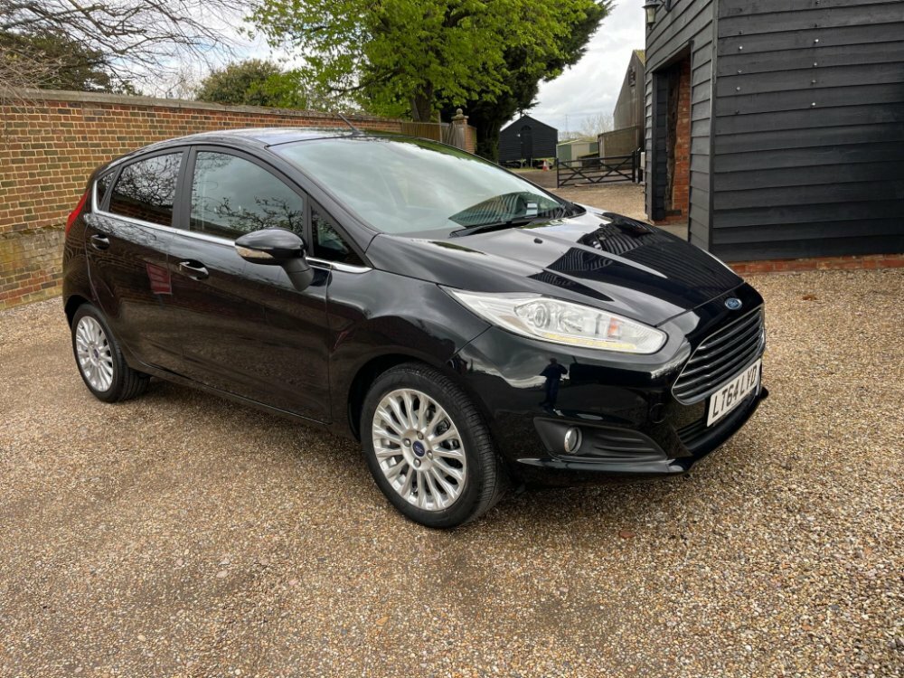 Compare Ford Fiesta 1.0T Ecoboost Titanium Euro 5 Ss LT64LYD Black