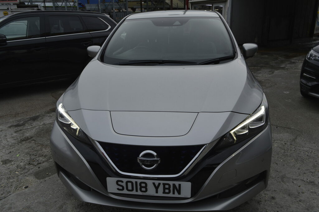 Compare Nissan Leaf 110Kw Tekna 40Kwh 2018 One Owner Sat Nav SO18YBN Silver