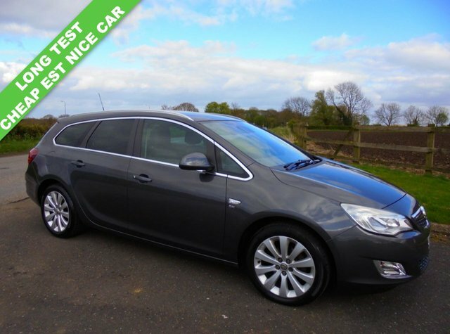 Compare Vauxhall Astra 1.6 Se 113 Bhp DY61URP Grey