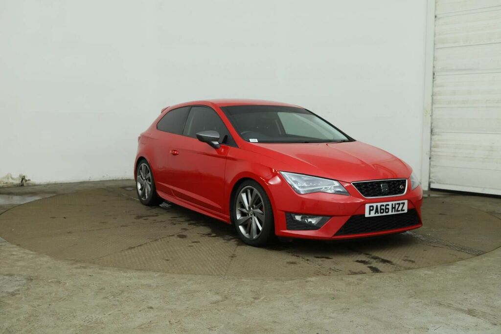 Compare Seat Leon Hatchback 2.0 PA66HZZ Red