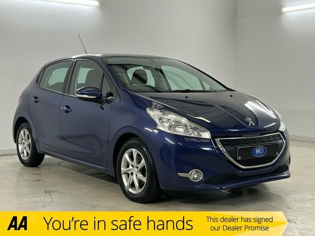 Compare Peugeot 208 1.2 Active 82 Bhp MD63OGF Blue