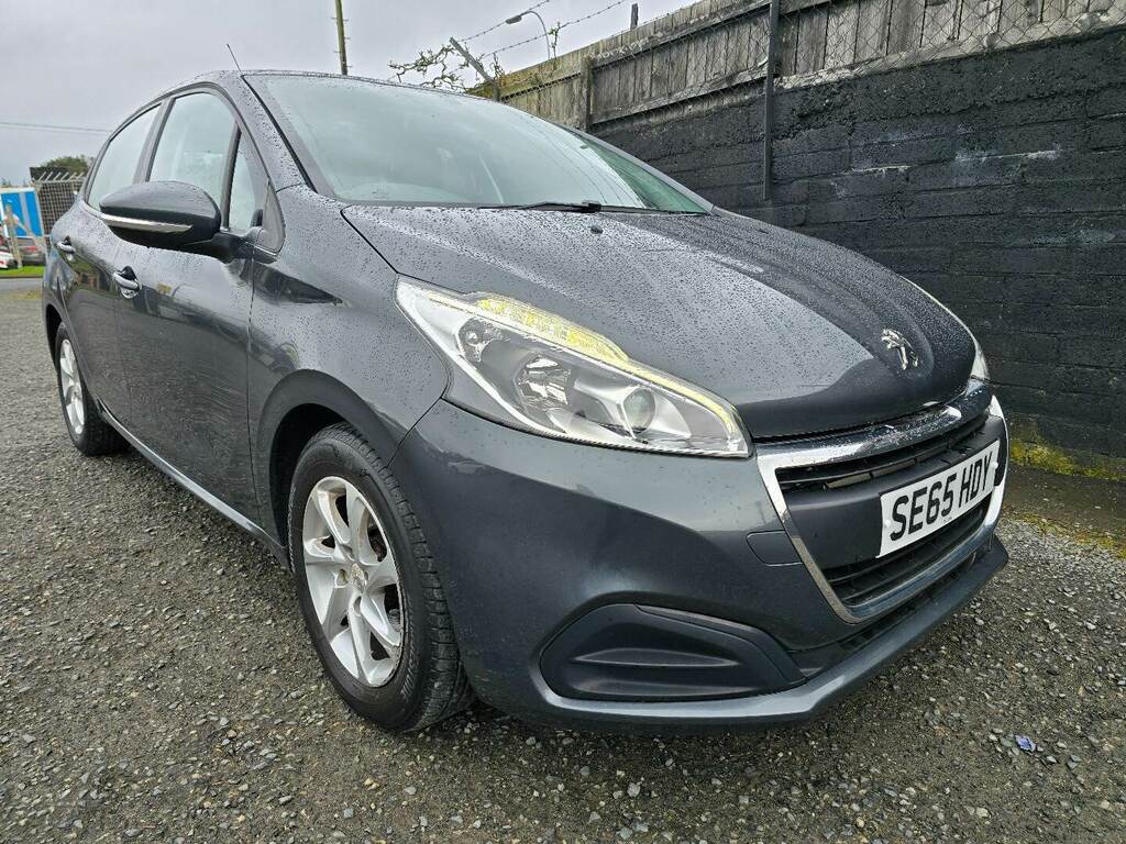 Compare Peugeot 208 1.6 Bluehdi Active SE65HDY Grey