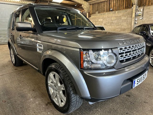 Compare Land Rover Discovery 4 Discovery Gs Sdv6 SV11BCK Grey