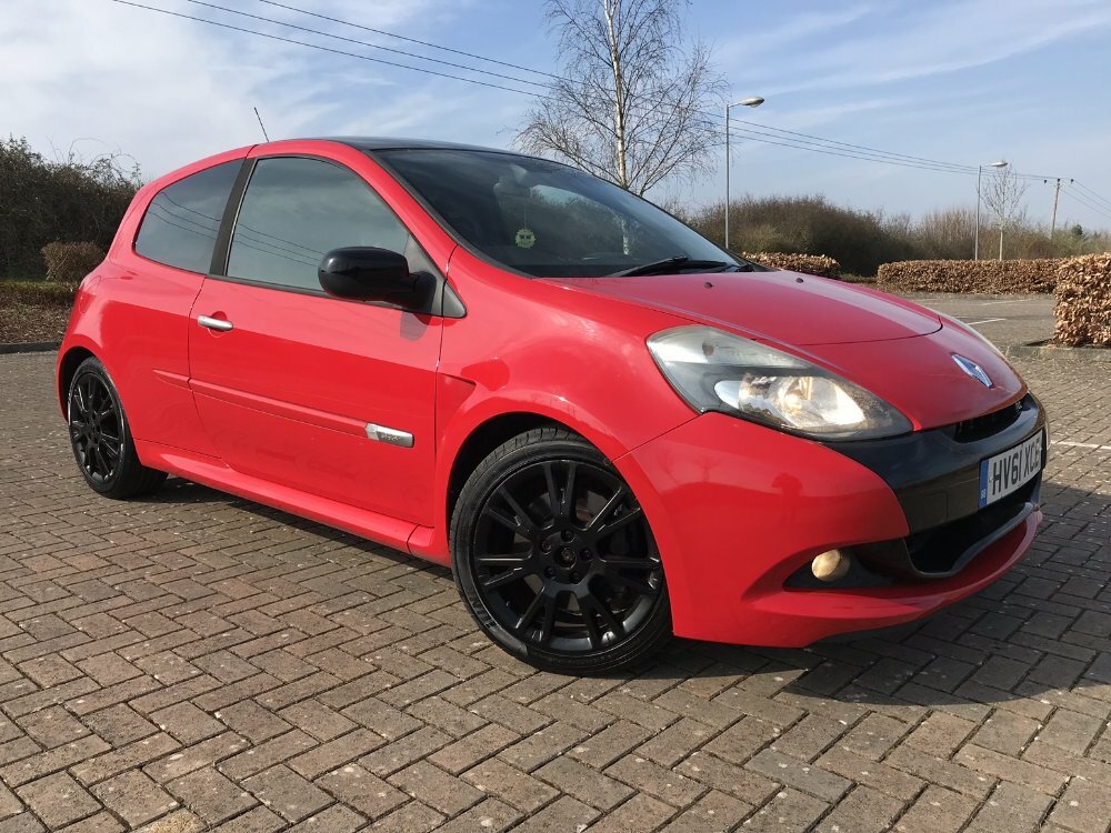 Compare Renault Clio 2.0 16V Renaultsport 200 HV61XCE Red